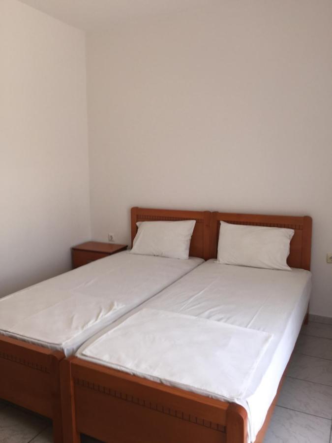 Eleana'S Apartments Gouvia Esterno foto